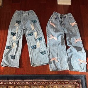 SHEIN Kids Light Blue Jeans with Butterfly and Bow Accents 10/12